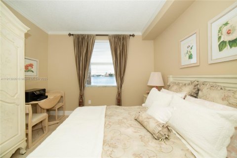 Copropriété à vendre à Sunny Isles Beach, Floride: 2 chambres, 103.68 m2 № 2013923 - photo 27