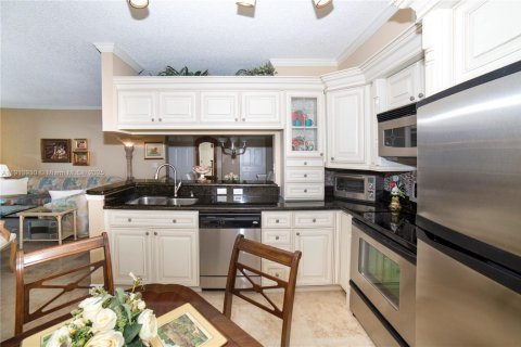 Copropriété à vendre à Sunny Isles Beach, Floride: 2 chambres, 103.68 m2 № 2013923 - photo 7