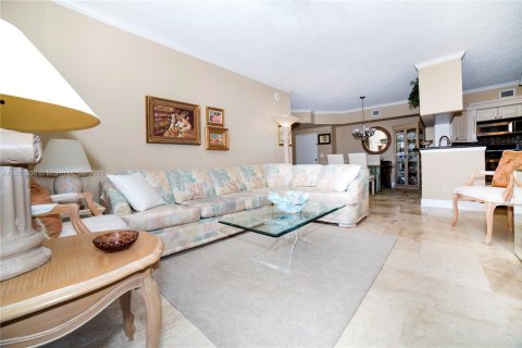 Copropriété à vendre à Sunny Isles Beach, Floride: 2 chambres, 103.68 m2 № 2013923 - photo 15