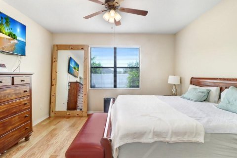 House in Riverview, Florida 4 bedrooms, 213.86 sq.m. № 2148644 - photo 10