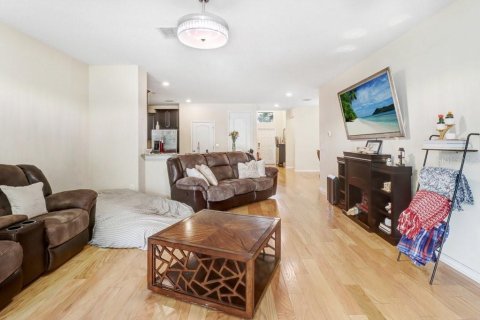 House in Riverview, Florida 4 bedrooms, 213.86 sq.m. № 2148644 - photo 4