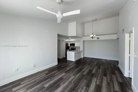 Condo in Pembroke Pines, Florida, 3 bedrooms  № 1942198 - photo 6