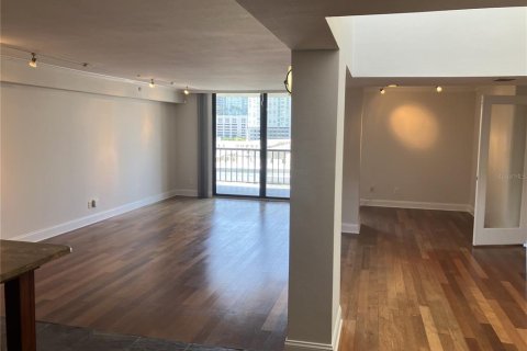 Condominio en alquiler en Tampa, Florida, 3 dormitorios, 141.95 m2 № 1905670 - foto 6