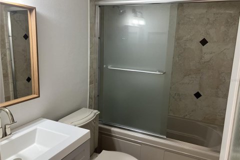 Condominio en alquiler en Tampa, Florida, 3 dormitorios, 141.95 m2 № 1905670 - foto 26