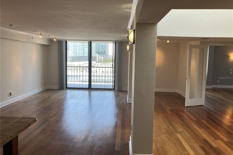 Condominio en alquiler en Tampa, Florida, 3 dormitorios, 141.95 m2 № 1905670 - foto 7
