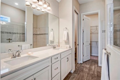 Casa en alquiler en Orlando, Florida, 4 dormitorios, 265.7 m2 № 2349983 - foto 12