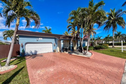 Casa en venta en Miami, Florida, 4 dormitorios, 181.44 m2 № 1937758 - foto 8