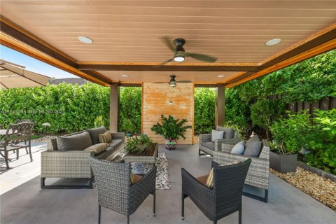 Casa en venta en Miami, Florida, 5 dormitorios, 264.77 m2 № 1984180 - foto 27