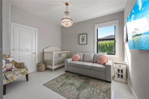 Casa en venta en Miami, Florida, 5 dormitorios, 264.77 m2 № 1984180 - foto 26