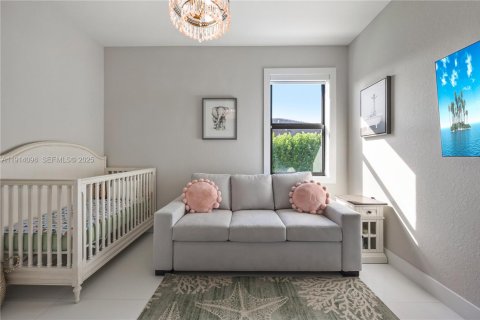 Casa en venta en Miami, Florida, 5 dormitorios, 264.77 m2 № 1984180 - foto 25