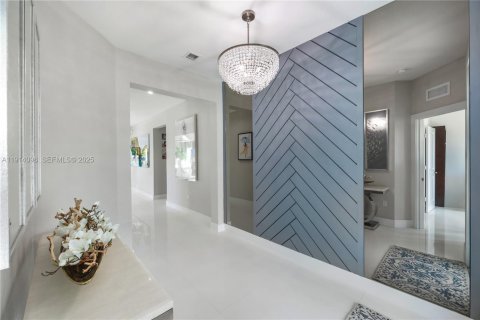 Casa en venta en Miami, Florida, 5 dormitorios, 264.77 m2 № 1984180 - foto 17
