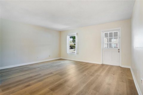 Casa en alquiler en Winter Park, Florida, 2 dormitorios, 91.69 m2 № 1916881 - foto 4