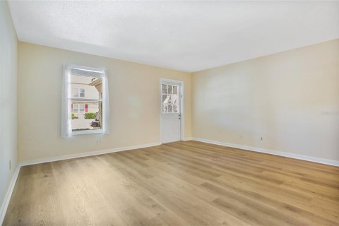 Casa en alquiler en Winter Park, Florida, 2 dormitorios, 91.69 m2 № 1916881 - foto 5