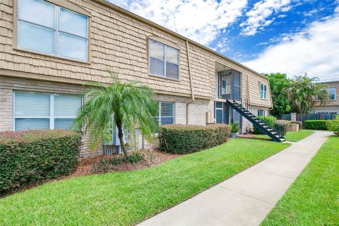 Casa en alquiler en Winter Park, Florida, 2 dormitorios, 91.69 m2 № 1916881 - foto 1