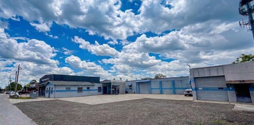 Commercial property in Orlando, Florida № 2104645