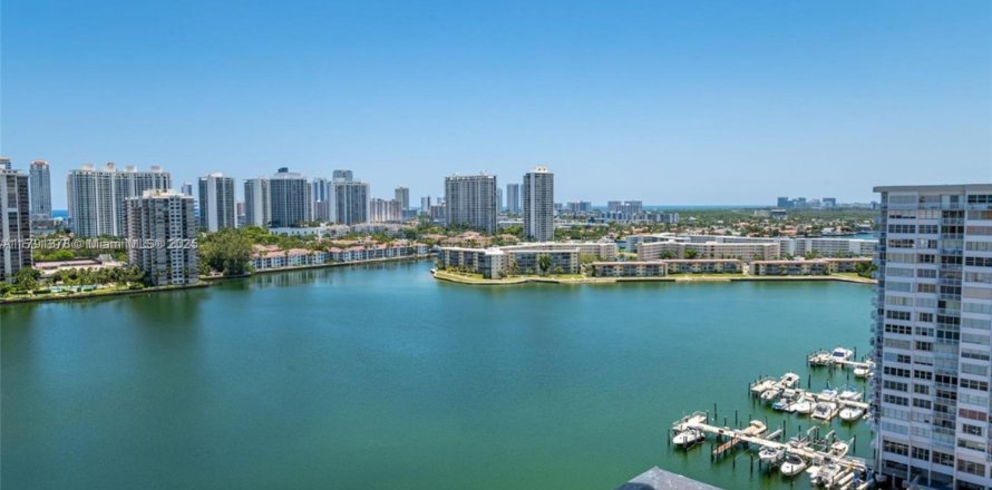 Condo in Aventura, Florida, 2 bedrooms № 1730655