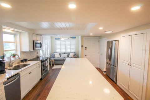 Condominio en alquiler en Longboat Key, Florida, 2 dormitorios, 105.26 m2 № 229378 - foto 30