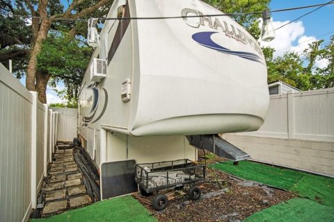 Casa en venta en Orlando, Florida, 1 dormitorio, 43.85 m2 № 2383606 - foto 27