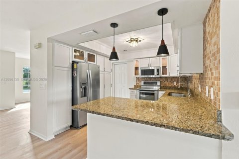 Casa en venta en Cape Coral, Florida, 4 dormitorios, 155.8 m2 № 2386924 - foto 2
