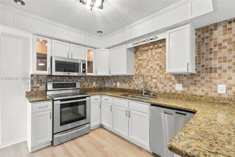 Casa en venta en Cape Coral, Florida, 4 dormitorios, 155.8 m2 № 2386924 - foto 6
