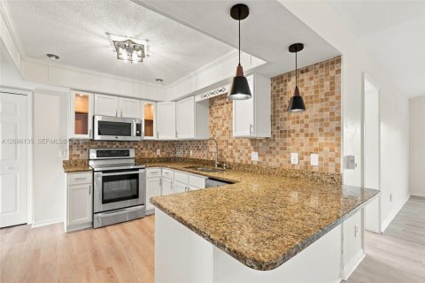 Casa en venta en Cape Coral, Florida, 4 dormitorios, 155.8 m2 № 2386924 - foto 5