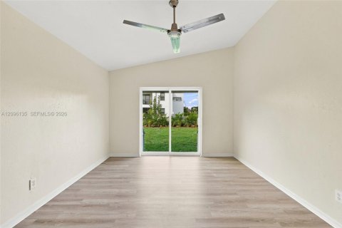 Casa en venta en Cape Coral, Florida, 4 dormitorios, 155.8 m2 № 2386924 - foto 15