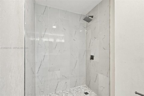Casa en venta en Cape Coral, Florida, 4 dormitorios, 155.8 m2 № 2386924 - foto 22