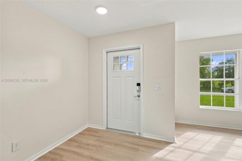 Casa en venta en Cape Coral, Florida, 4 dormitorios, 155.8 m2 № 2386924 - foto 11