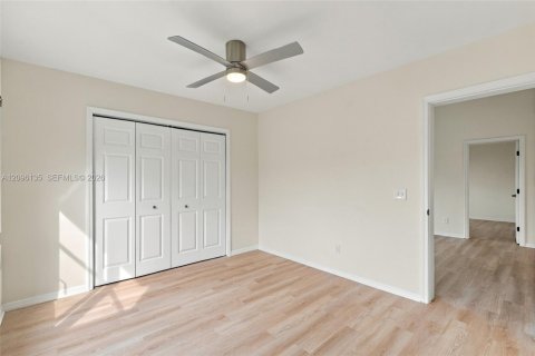 Casa en venta en Cape Coral, Florida, 4 dormitorios, 155.8 m2 № 2386924 - foto 26