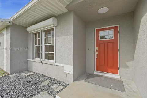 Casa en venta en Cape Coral, Florida, 4 dormitorios, 155.8 m2 № 2386924 - foto 12