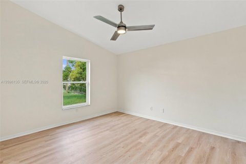 Casa en venta en Cape Coral, Florida, 4 dormitorios, 155.8 m2 № 2386924 - foto 18