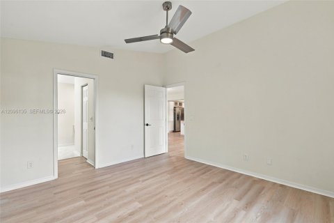 Casa en venta en Cape Coral, Florida, 4 dormitorios, 155.8 m2 № 2386924 - foto 21