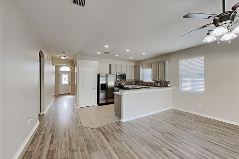 Casa en venta en Wesley Chapel, Florida, 3 dormitorios, 158.12 m2 № 2198744 - foto 2