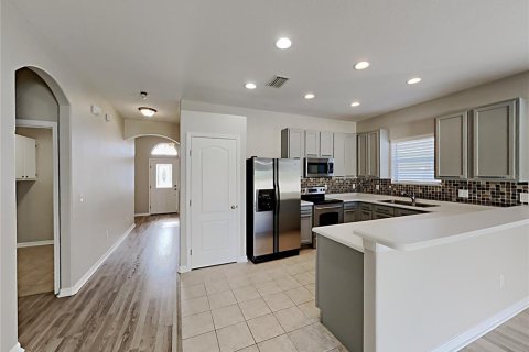 Casa en venta en Wesley Chapel, Florida, 3 dormitorios, 158.12 m2 № 2198744 - foto 5