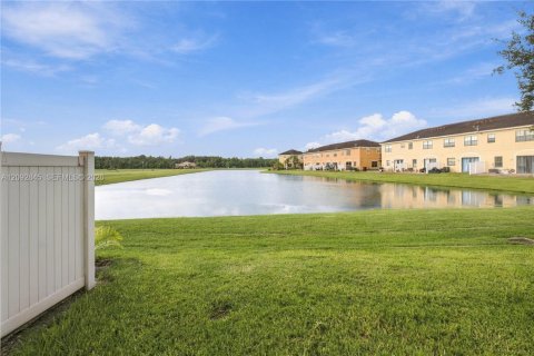 Copropriété à vendre à Saint Cloud, Floride: 4 chambres № 2384881 - photo 5