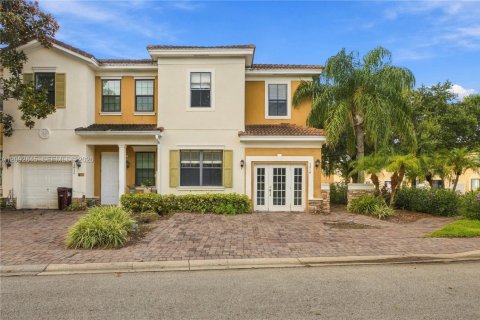 Condo à Saint Cloud, Floride, 4 chambres  № 2384881