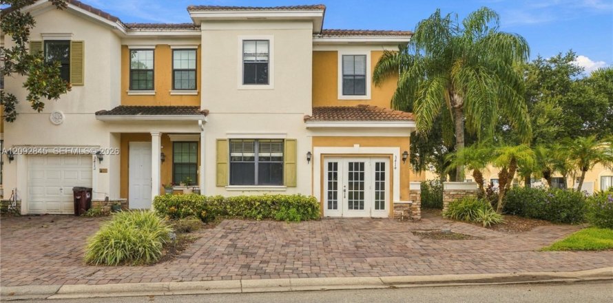Condo à Saint Cloud, Floride, 4 chambres  № 2384881