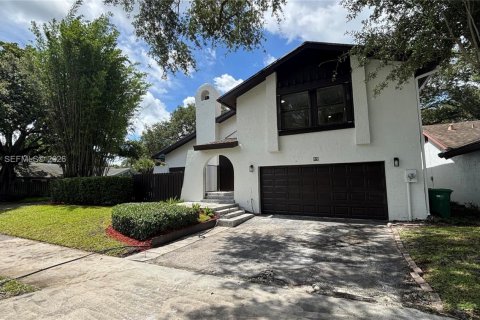Villa ou maison à Cooper City, Floride 4 chambres, 198.25 m2 № 2335313