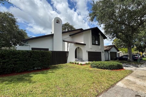 Villa ou maison à vendre à Cooper City, Floride: 4 chambres, 198.25 m2 № 2335313 - photo 2