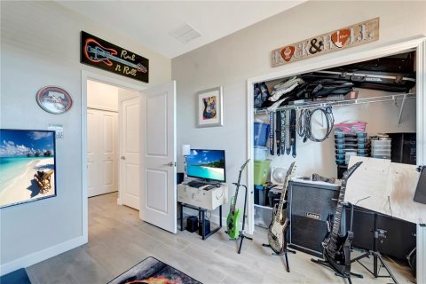 House in LORRAINE LAKES in Lakewood Ranch, Florida 3 bedrooms, 171.78 sq.m. № 1618103 - photo 27