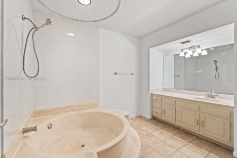 Touwnhouse à vendre à Miami, Floride: 2 chambres, 123.56 m2 № 2006156 - photo 20