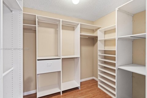 Touwnhouse à vendre à Miami, Floride: 2 chambres, 123.56 m2 № 2006156 - photo 17