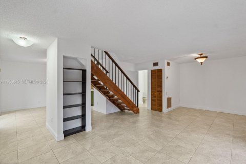 Touwnhouse à vendre à Miami, Floride: 2 chambres, 123.56 m2 № 2006156 - photo 5