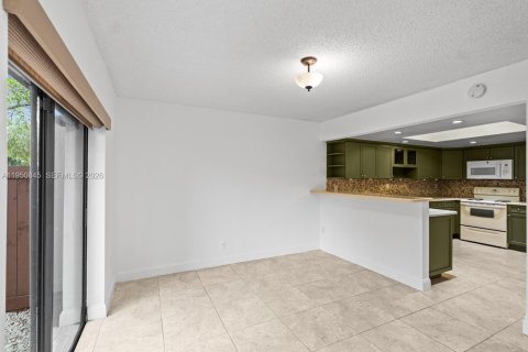 Touwnhouse à vendre à Miami, Floride: 2 chambres, 123.56 m2 № 2006156 - photo 6