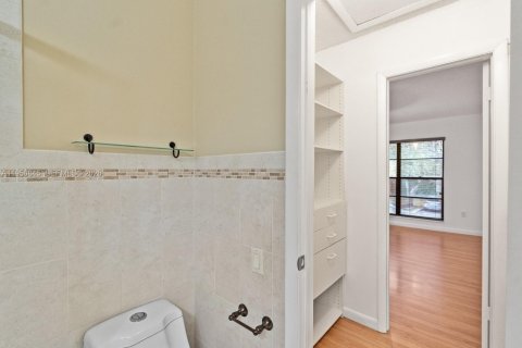 Touwnhouse à vendre à Miami, Floride: 2 chambres, 123.56 m2 № 2006156 - photo 25