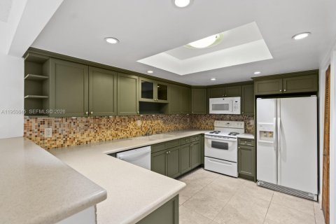 Touwnhouse à vendre à Miami, Floride: 2 chambres, 123.56 m2 № 2006156 - photo 2