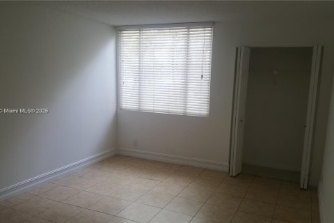 Снять в аренду кондоминиум в Коконат Крик, Флорида 1 спальня, 67.82м2, № 2013415 - фото 8