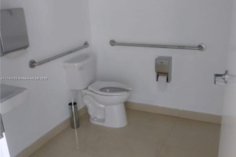 Commercial property in Miramar, Florida № 1710446 - photo 14
