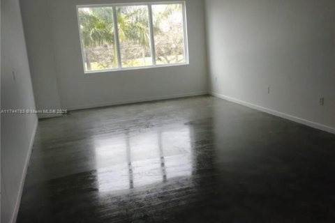 Commercial property in Miramar, Florida № 1710446 - photo 10