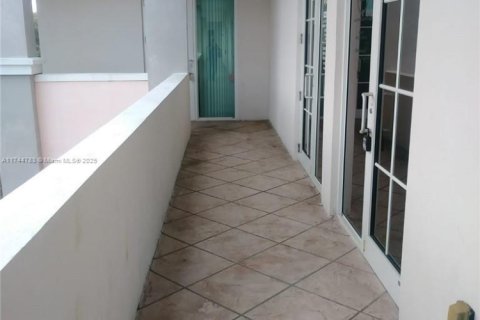 Commercial property in Miramar, Florida № 1710446 - photo 9